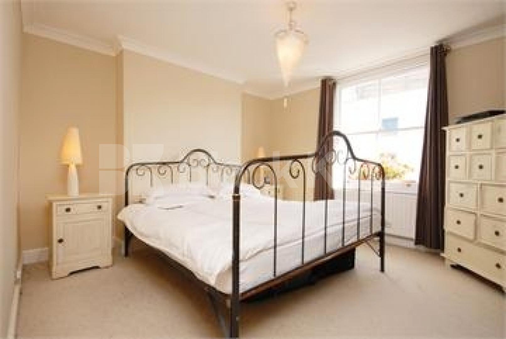 			NEW INSTRUSTION, 4 Bedroom, 1 bath, 1 reception Semi-Detached House			 Chillingworth road, Highbury / Holloway